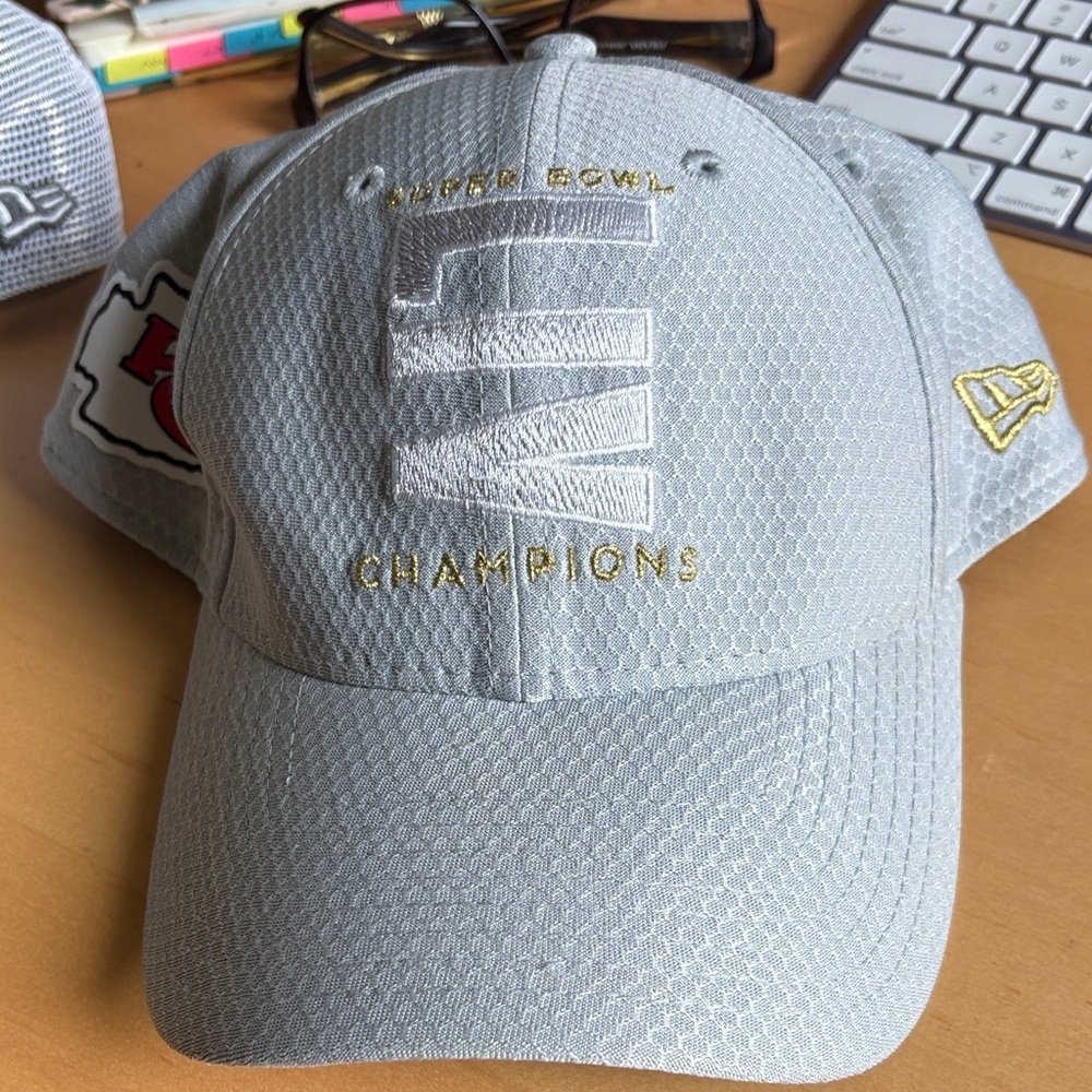 New Era Black and Gray Cap KC super bowl champions hat